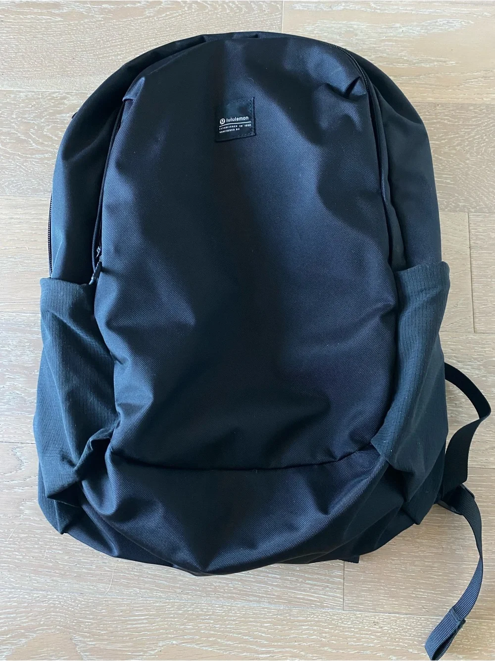 Lululemon Black Backpack 20L reflective detail & lumbar support water repellent